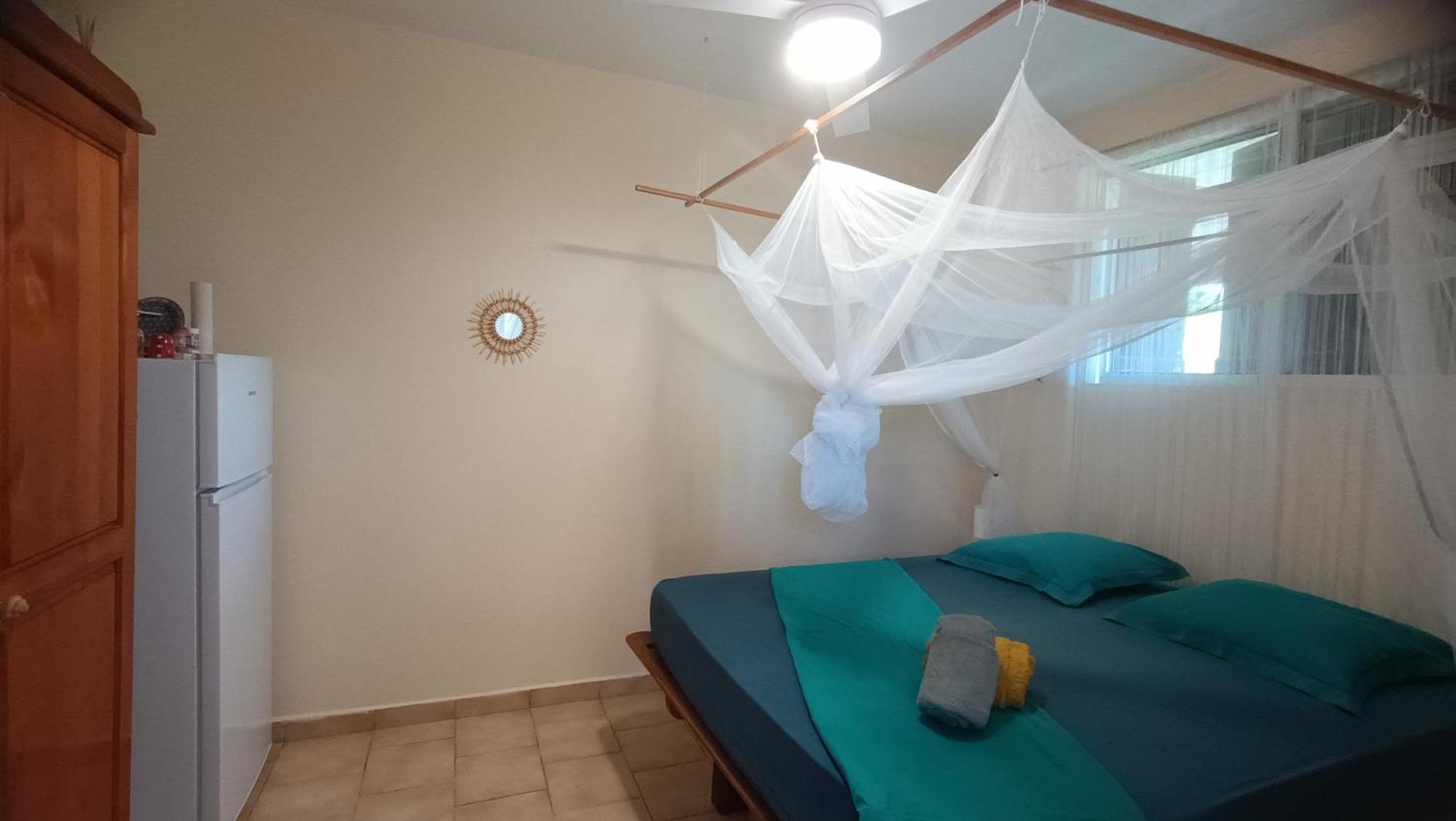 Hotel La Jemeli Grand-Bourg  Zewnętrze zdjęcie